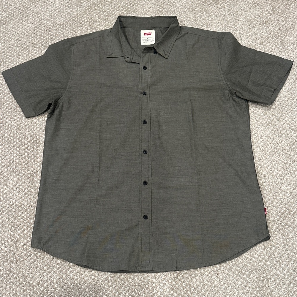 🧡Levi’s Men’s  Button Up Short Sleeve  Shirt Gray Size XL🧡